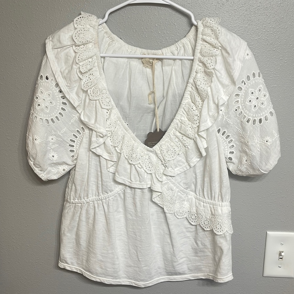 White Anthropologie blouse. Never worn. Size small.